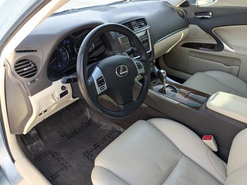 Used 2011 Lexus IS 250 w/ Premium Pkg Value Edition image 10