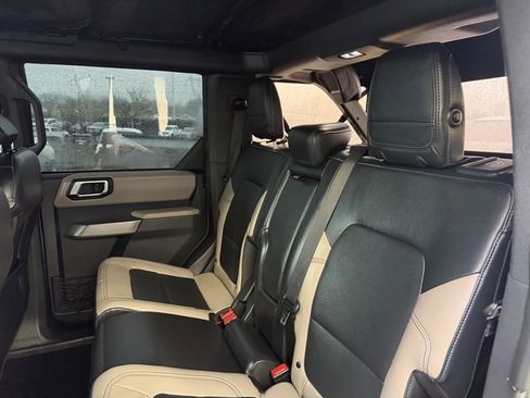 Used 2022 Ford Bronco Wildtrak image 29