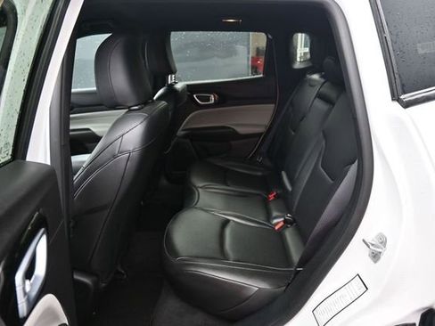 Used 2026 Jeep Compass Limited AWD/4WD image 13