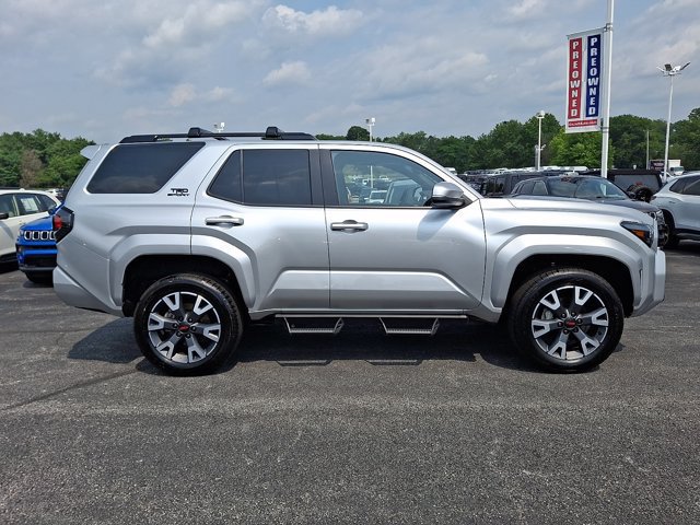 Used 2025 Toyota 4Runner TRD Sport AWD/4WD image 9