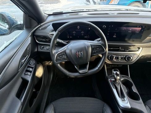 Certified 2024 Buick Envista Preferred w/ Convenience I Package image 18