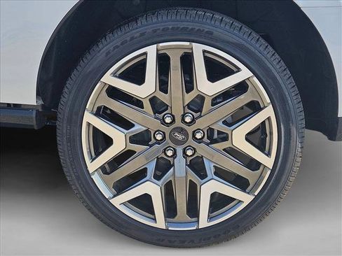 New 2025 Ford Expedition Platinum w/ Platinum Ultimate Package image 10