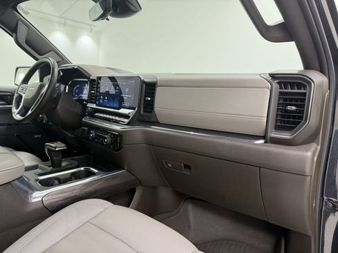 Used 2024 Chevrolet Silverado 1500 LTZ image 33