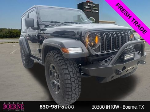 Used 2025 Jeep Wrangler Sport AWD/4WD image 7