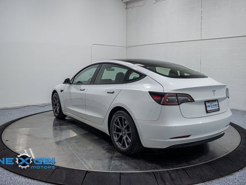 Used 2021 Tesla Model 3 Standard Range Plus image 5