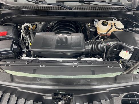 Used 2024 Chevrolet Suburban Premier image 27