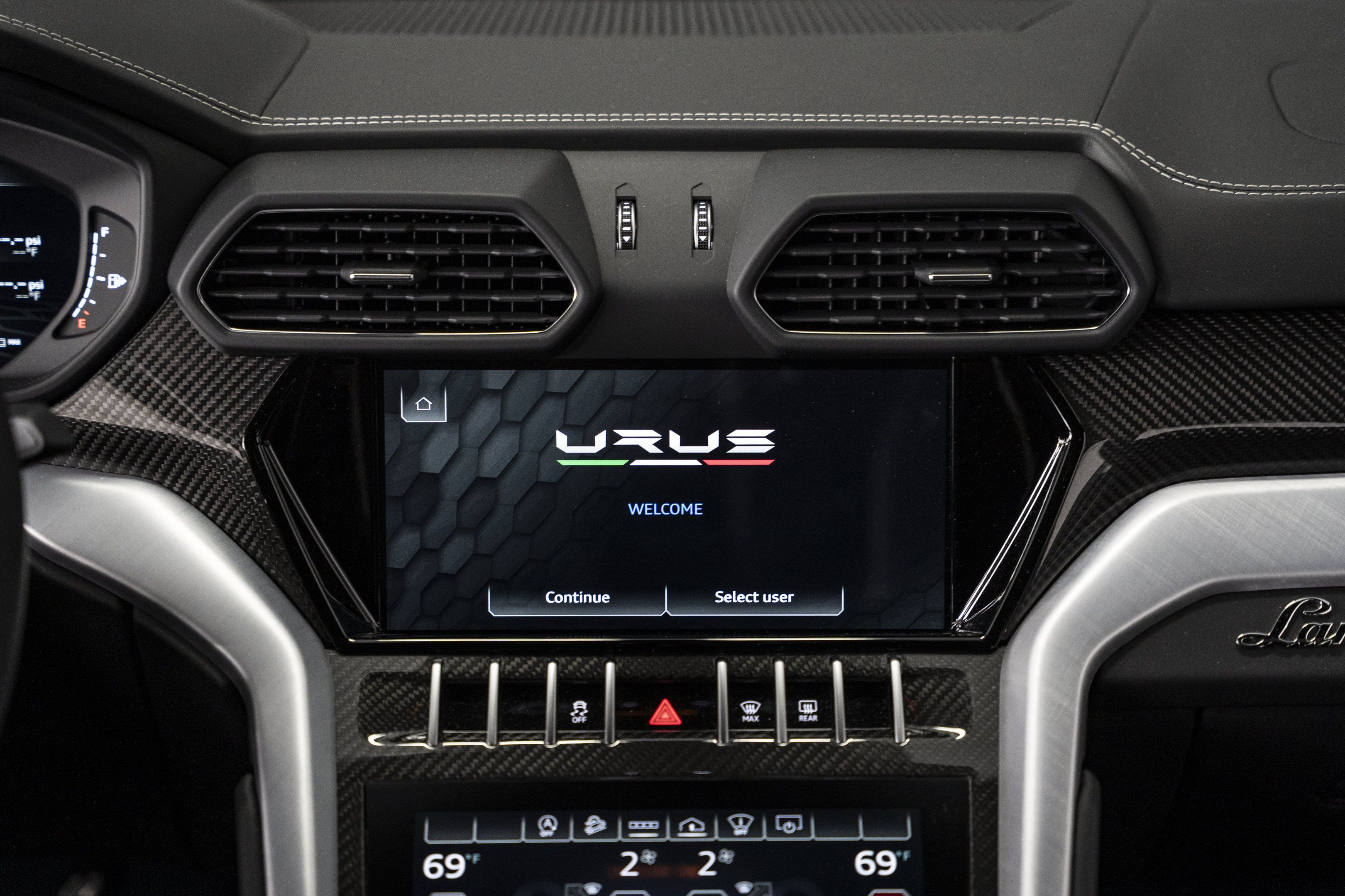 Used 2022 Lamborghini Urus AWD/4WD image 41