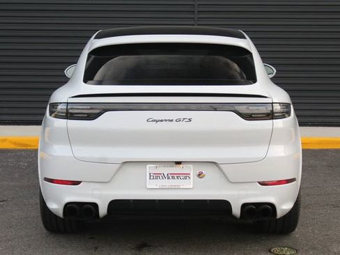 Used 2021 Porsche Cayenne GTS w/ Premium Package image 7