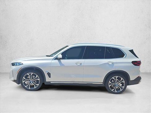 Used 2025 BMW X5 xDrive40i w/ Climate Comfort Package AWD/4WD image 6