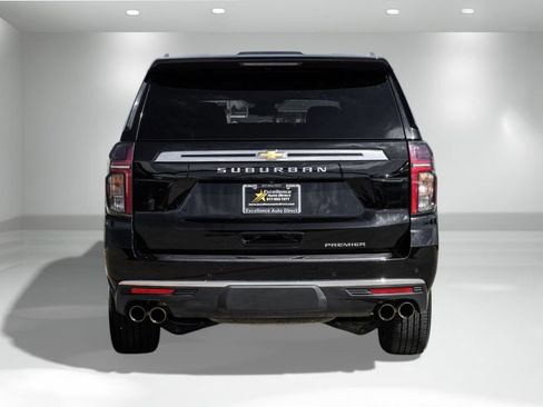 Used 2024 Chevrolet Suburban Premier image 7