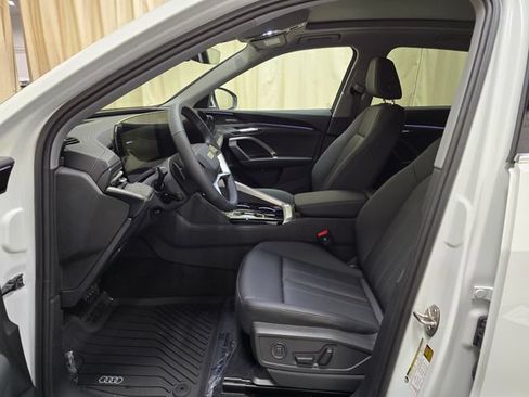Used 2025 Audi Q5 Premium Plus w/ Premium Plus AWD/4WD image 13