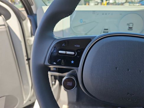 New 2024 Hyundai Ioniq 5 SEL image 17