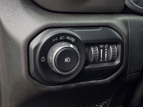 Used 2021 Jeep Wrangler Unlimited Sahara image 13