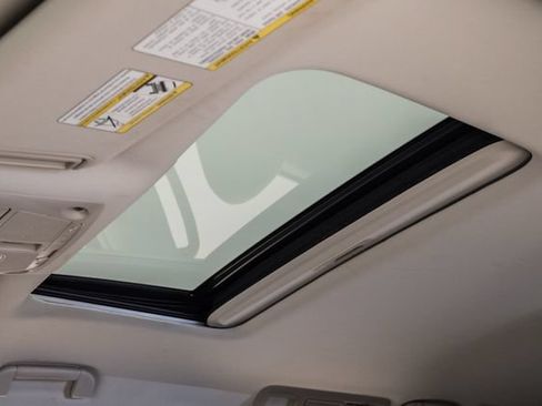 Used 2019 Nissan Armada SL w/ Premium Package AWD/4WD image 9