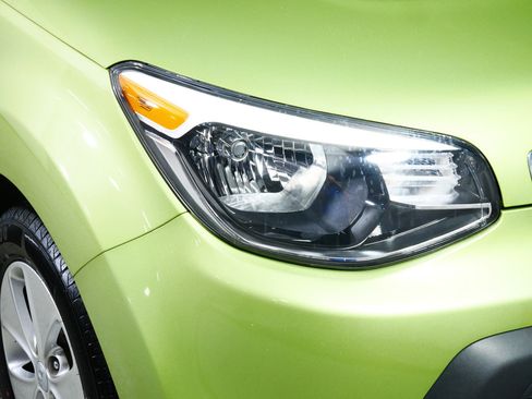 Used 2015 Kia Soul FWD image 16