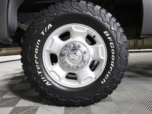 Used 2010 Ford F250 Lariat image 7