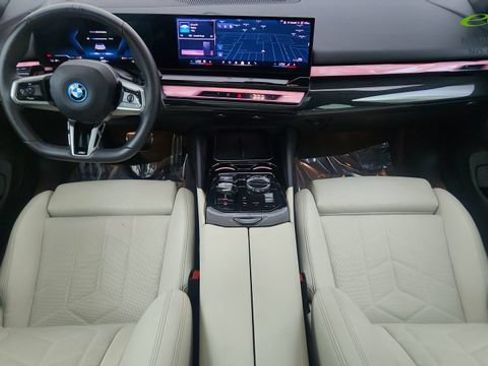 Used 2024 BMW i5 eDrive40i w/ Executive Package RWD image 89
