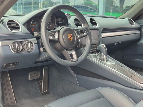Certified 2022 Porsche 718 Cayman GTS RWD image 4