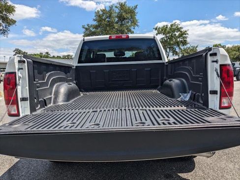 Certified 2022 RAM 1500 Classic SLT image 11