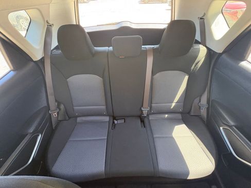 Used 2025 Kia Soul LX w/ LX Technology Package FWD image 36