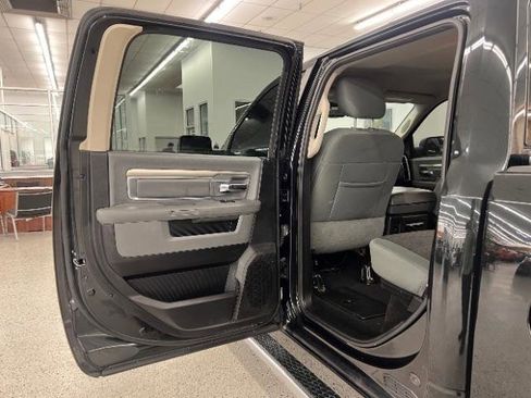 Used 2016 RAM 1500 Big Horn image 31
