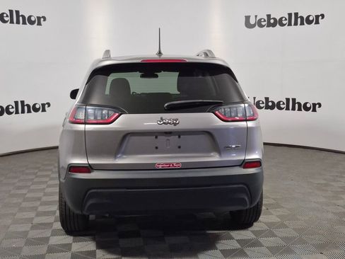 Used 2019 Jeep Cherokee Latitude w/ Cold Weather Group FWD image 6