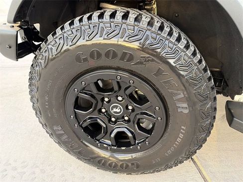 Used 2023 Ford Bronco Wildtrak image 31