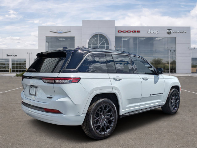 Certified 2026 Jeep Grand Cherokee Summit w/ Obsidian Package AWD/4WD image 3