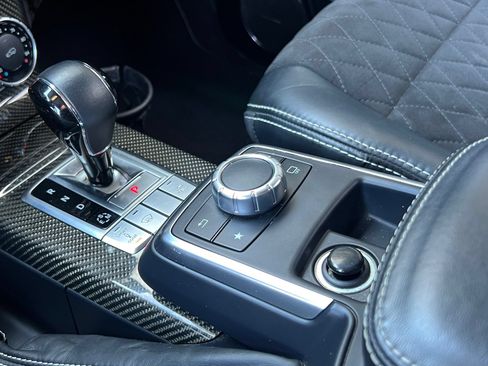 Used 2018 Mercedes-Benz G 550 Squared image 32