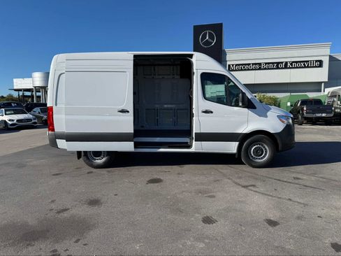 Used 2025 Mercedes-Benz Sprinter 2500 image 7