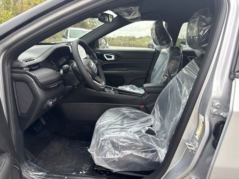 New 2026 Jeep Compass Limited image 9