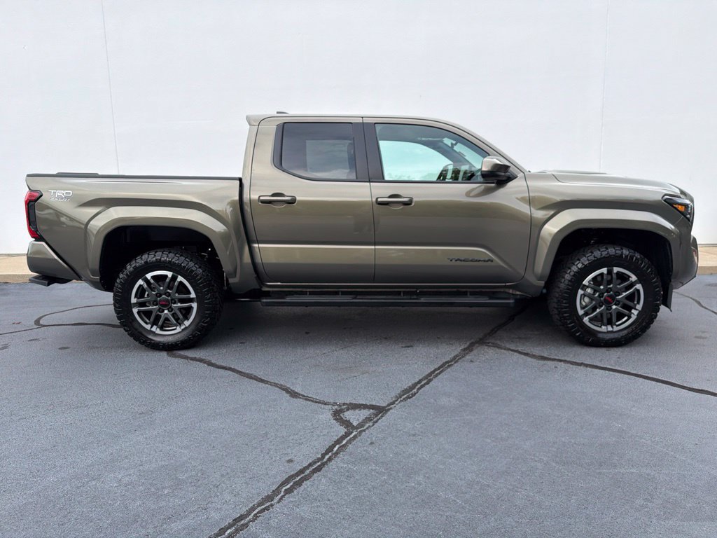 Used 2025 Toyota Tacoma TRD Sport RWD image 8