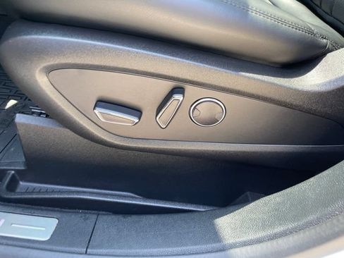 Used 2023 Lincoln Nautilus Reserve AWD/4WD image 39