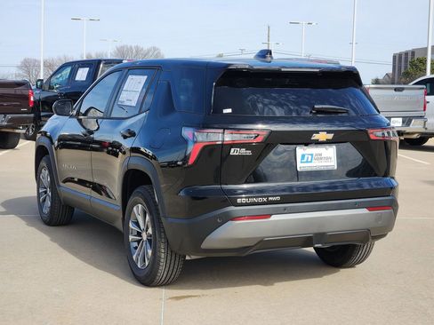 New 2026 Chevrolet Equinox LT image 3