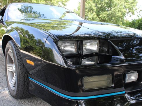 Used 1988 Chevrolet Camaro LT RWD image 26