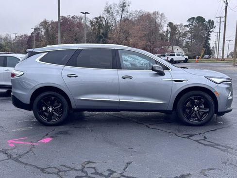 Used 2023 Buick Enclave Essence w/ Sport Touring Edition image 4