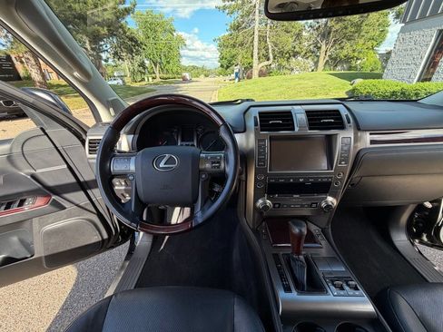 Used 2016 Lexus GX 460 w/ Premium Package AWD/4WD image 32