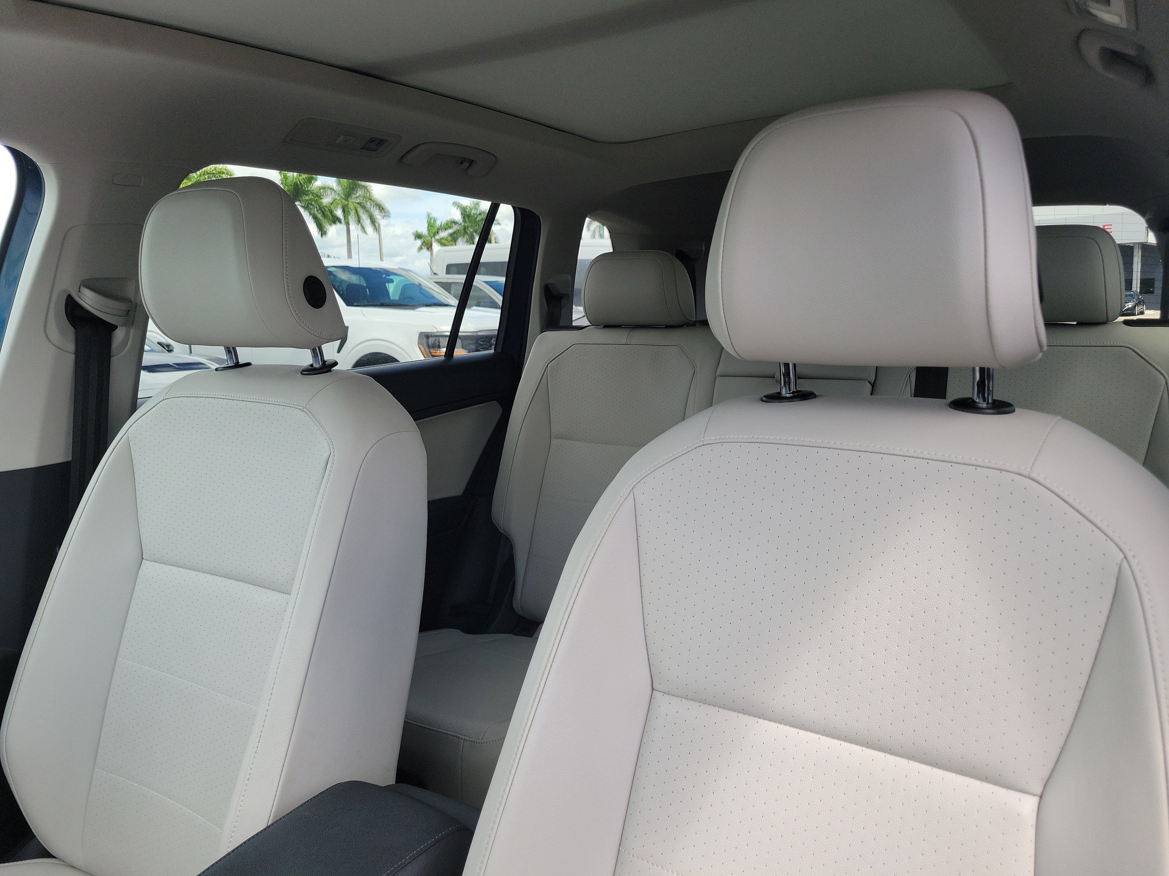 Used 2020 Volkswagen Tiguan SE w/ Panoramic Sunroof Package FWD image 20