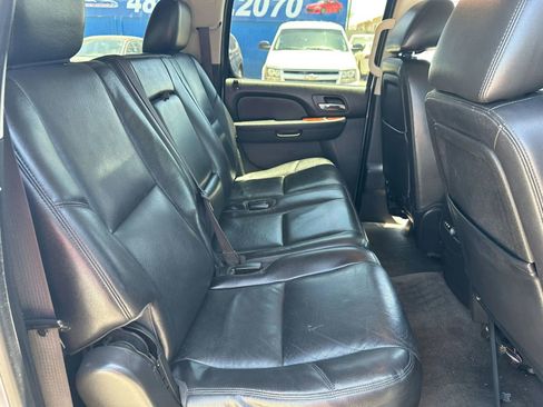 Used 2012 Chevrolet Suburban LTZ RWD image 20