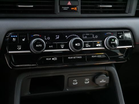Certified 2026 Honda Pilot Black Edition image 23