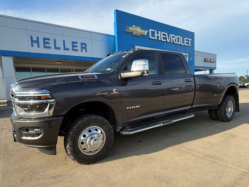 Used 2025 RAM 3500 Laramie w/ Towing Technology Group AWD/4WD image 3