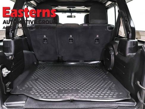 Used 2018 Jeep Wrangler Unlimited Sport S image 9