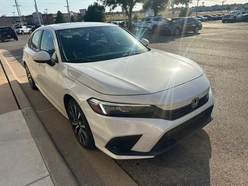 Used 2022 Honda Civic EX image 3