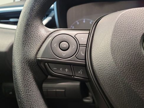 Used 2025 Toyota Corolla LE image 23