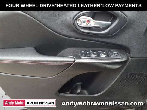 Used 2019 Jeep Cherokee Trailhawk w/ Cold Weather Group AWD/4WD image 13
