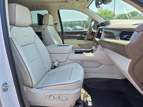Used 2024 GMC Yukon Denali w/ Denali Reserve Package AWD/4WD image 14