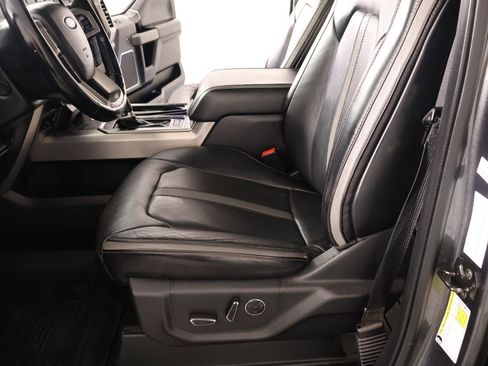 Used 2018 Ford F150 Platinum w/ Equipment Group 701A Luxury AWD/4WD image 13