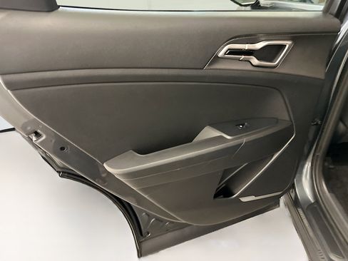 Used 2025 Kia Sportage LX image 26