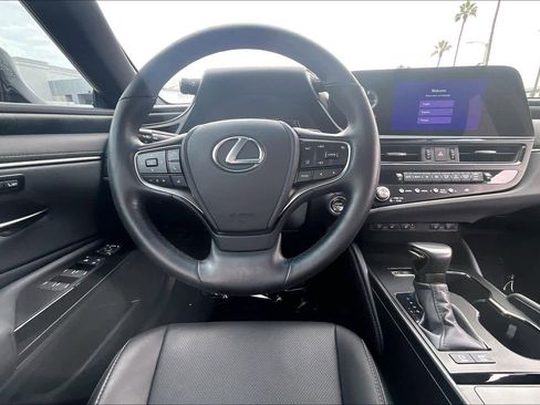 Used 2024 Lexus ES 300h w/ Premium Package image 6