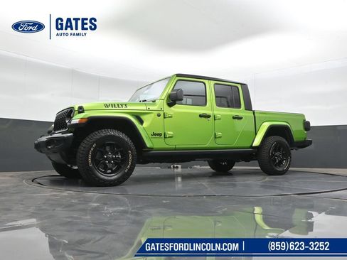 Used 2025 Jeep Gladiator Sport AWD/4WD image 39